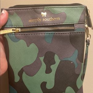 Cute camo simply southern cross bag